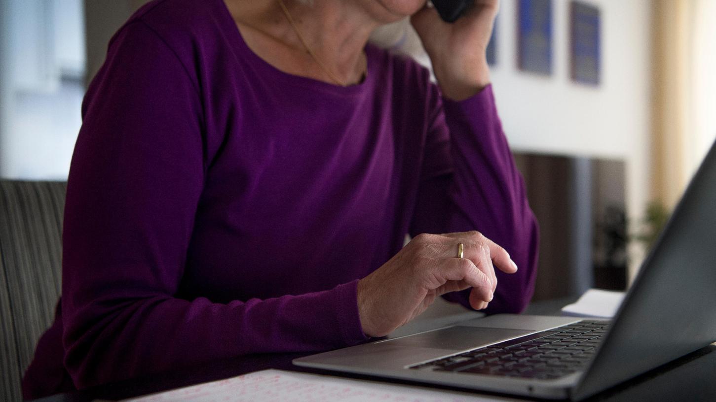 Das Arbeiten im Homeoffice wirkt sich auch auf die Stromrechnung aus.
Das Arbeiten im Homeoffice wirkt sich auch auf die Stromrechnung aus.
