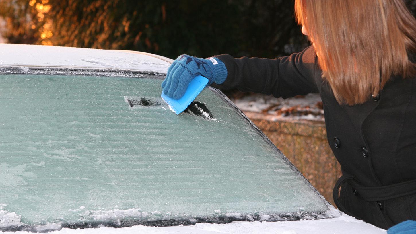 Eiskratzer im Test: Viele hinterlassen Schäden