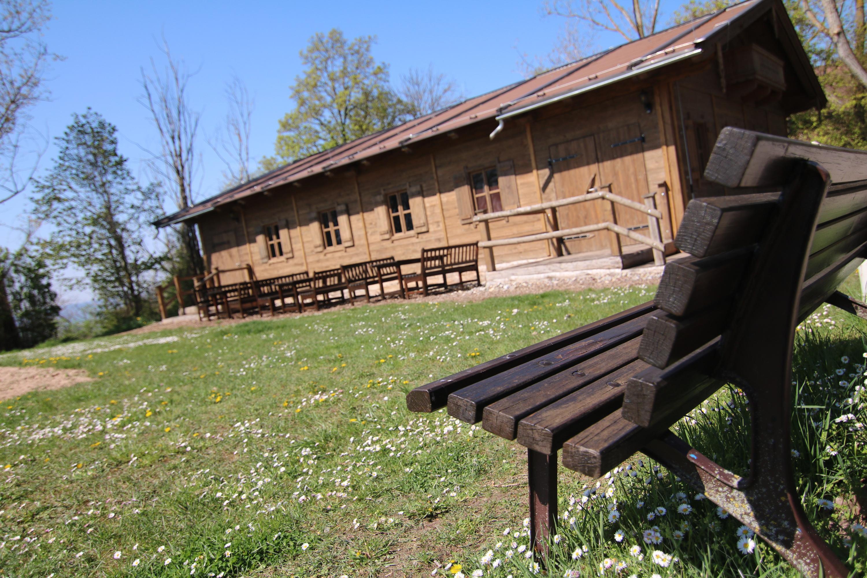 Sie liegen gleich neben der "Tagungshütte".