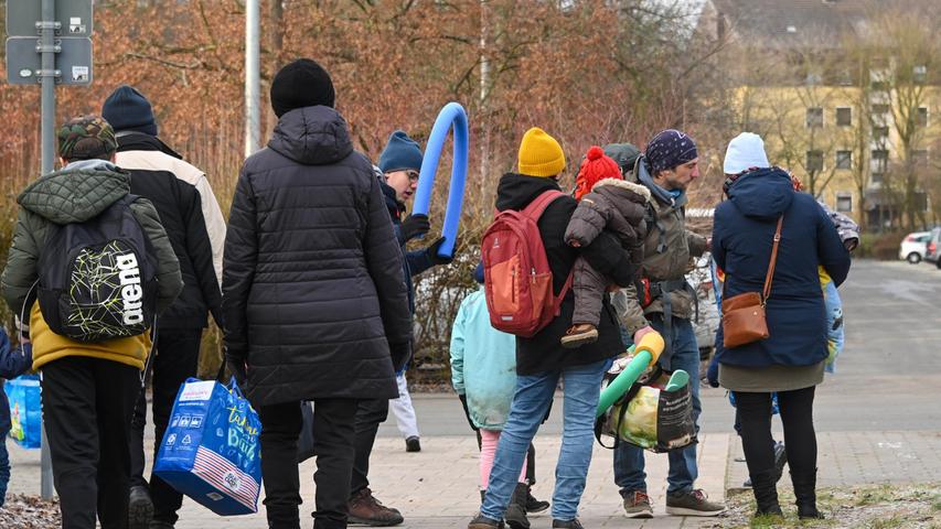 Nichts geht mehr: Frustriert fahren die Familien wieder heim. Nichts geht mehr: Frustriert fahren die Familien wieder heim.