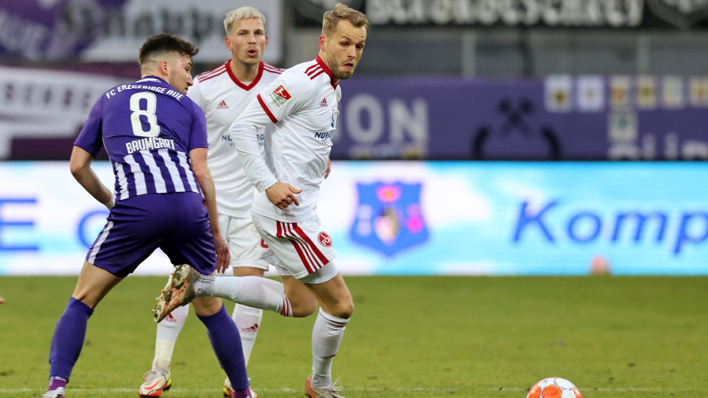 Schaut schon, dass er wieder vor die Gegenspieler kommt: Pascal Köpke will beim Club bald richtig durchstarten.
Schaut schon, dass er wieder vor die Gegenspieler kommt: Pascal Köpke will beim Club bald richtig durchstarten.