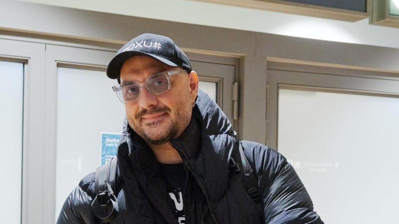Der Film-, Opern- und Theaterregisseur Kirill Serebrennikow bei seiner Ankunft am Flughafen in Hamburg. Der Film-, Opern- und Theaterregisseur Kirill Serebrennikow bei seiner Ankunft am Flughafen in Hamburg.
