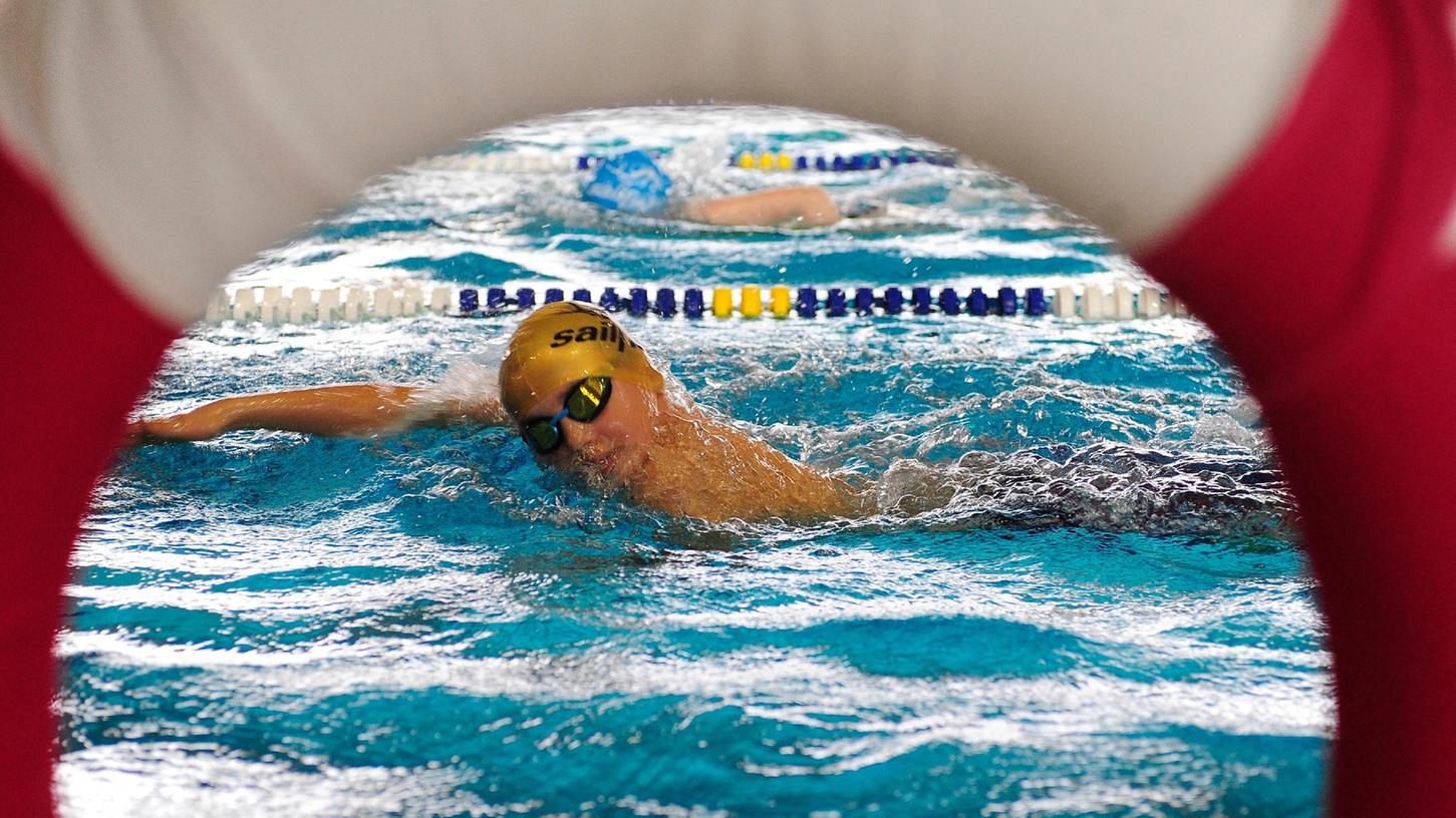 15 Monate ohne das Innenbecken im Königsbad: Den Schwimmern und Triathleten des SSV Forchheim steht ab dem Frühjahr eine harte Zeit bevor.
15 Monate ohne das Innenbecken im Königsbad: Den Schwimmern und Triathleten des SSV Forchheim steht ab dem Frühjahr eine harte Zeit bevor.