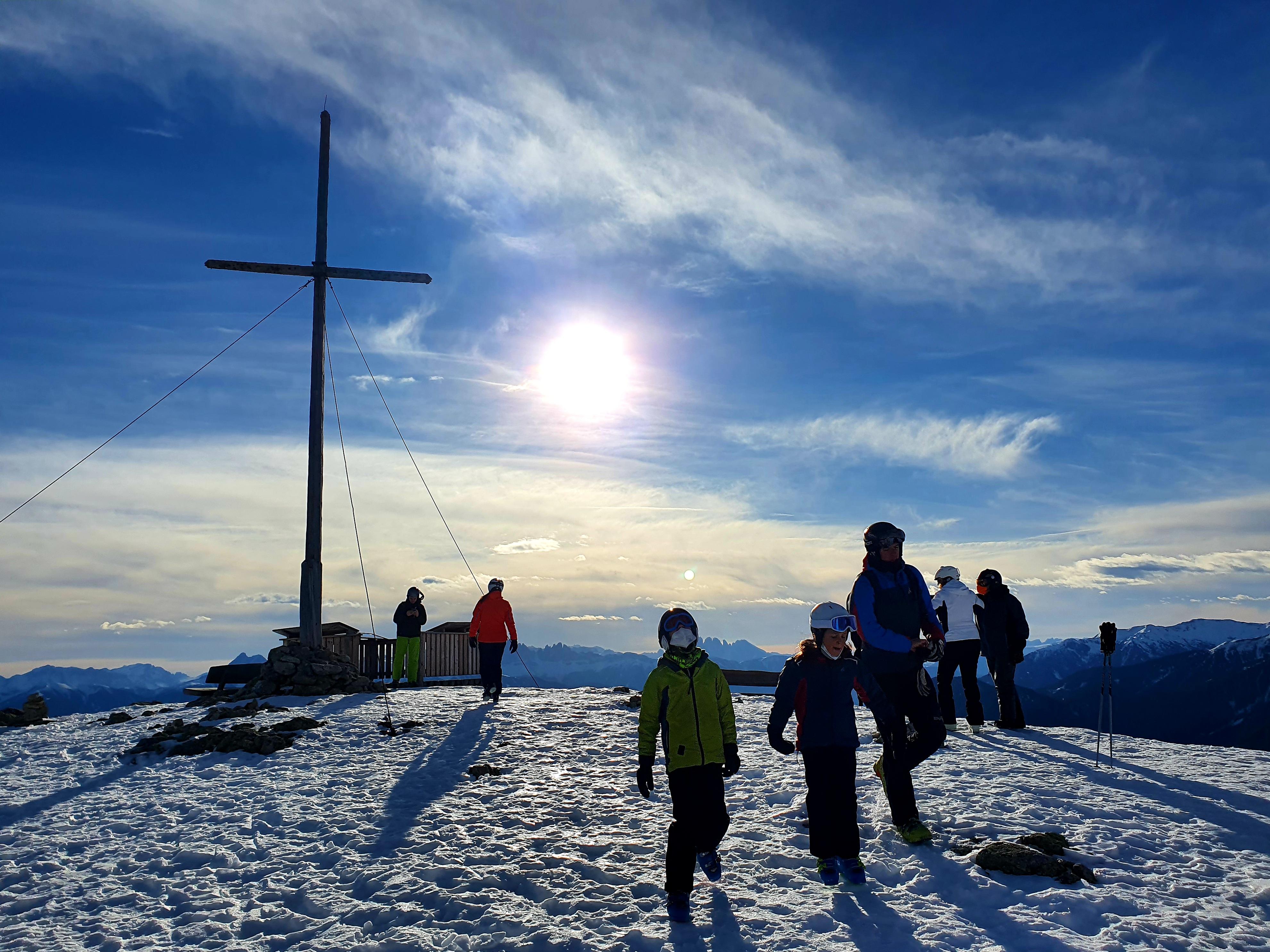 Der Gipfel Steinermanderl im Jochtal. Hier blickt man bis zum Latemar und dem Stubaier Gletscher.