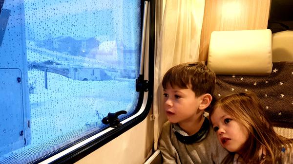 Wintercamping und Spaß im Schnee im Südtiroler Gitschberg-Jochtal - unsere besten Bilder