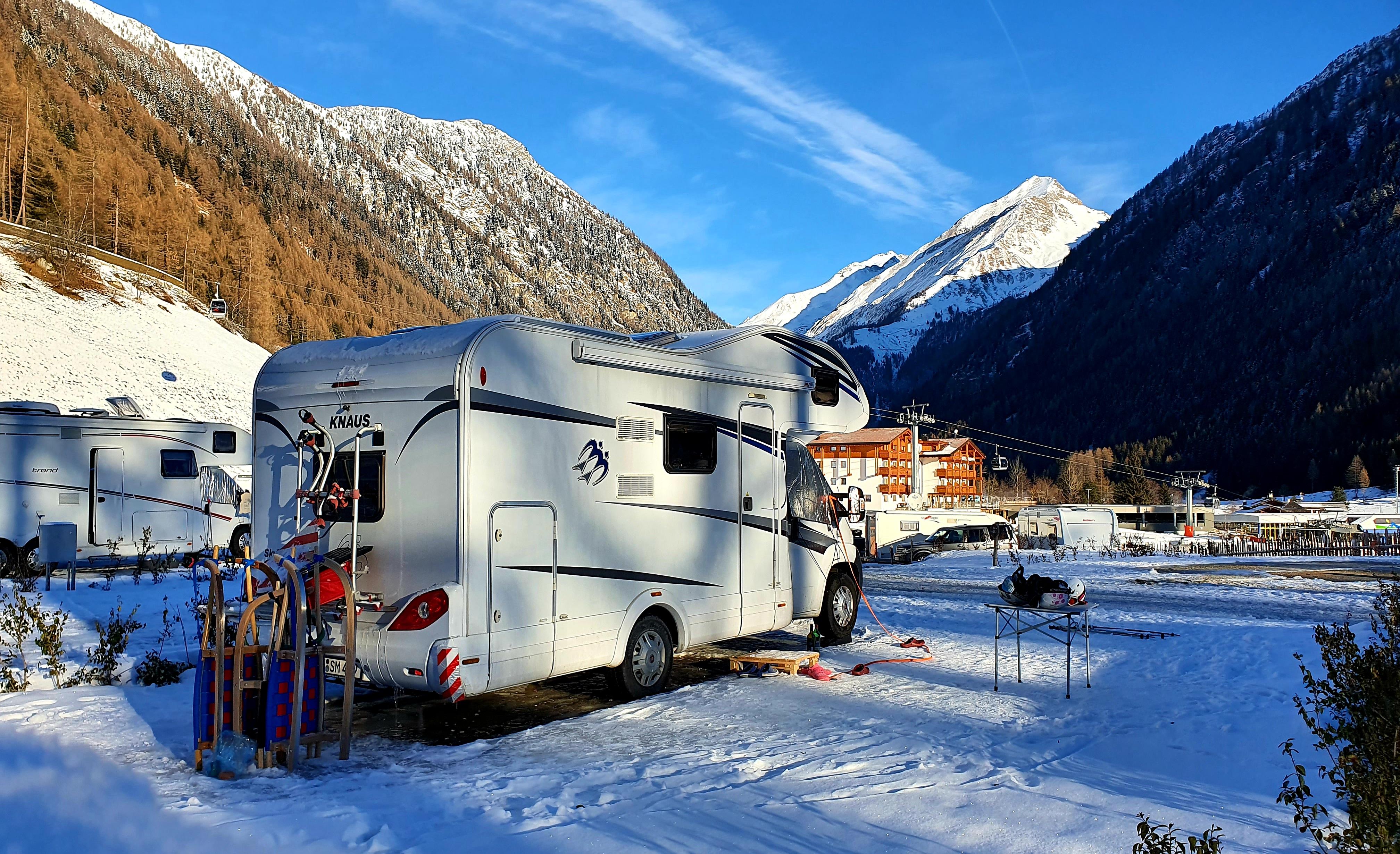 Der Campingplatz am Morgen.