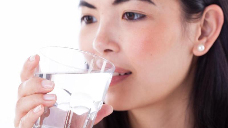 Sie trinken einfach nicht genug Wasser? Diese Tipps helfen