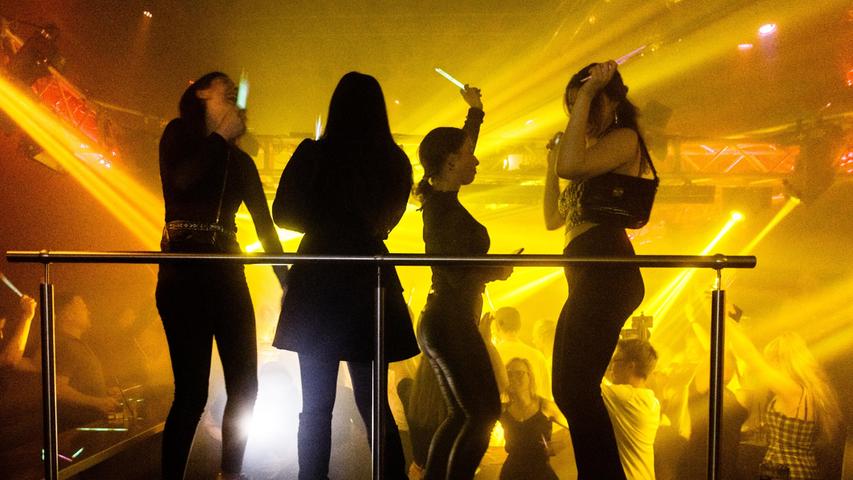 Party mit 2G plus: Wann sollen Clubs und Diskotheken in Bayern wieder öffnen?