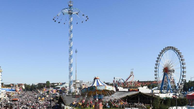 Zwei Jahre ohne Oktoberfest sind genug - finden die Münchner Verantwortlichen. Und arbeiten an einem Konzept für 2022. Zwei Jahre ohne Oktoberfest sind genug - finden die Münchner Verantwortlichen. Und arbeiten an einem Konzept für 2022.