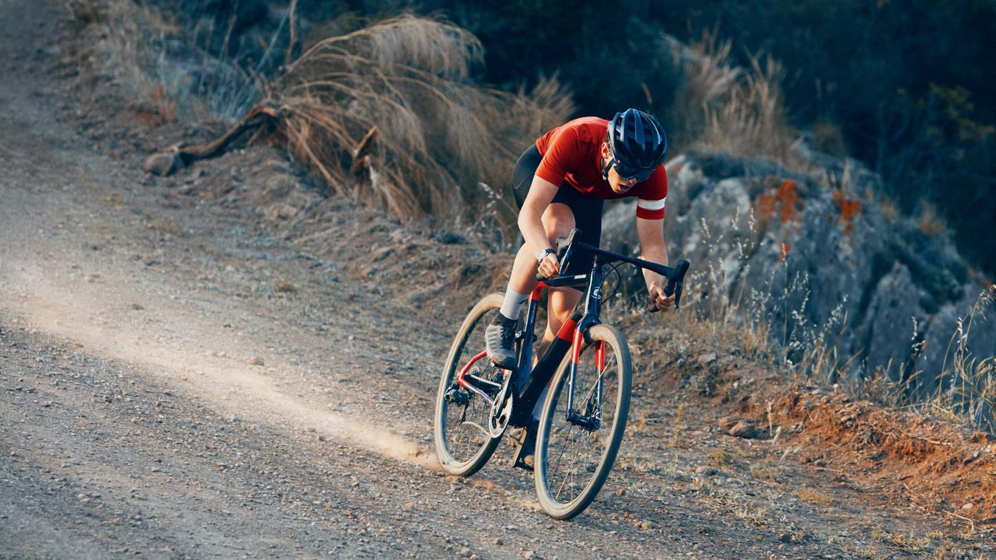 Speed auch auf Schotterpisten - das ist das Versprechen der aktuell sehr beliebten Gravel-Bikes.