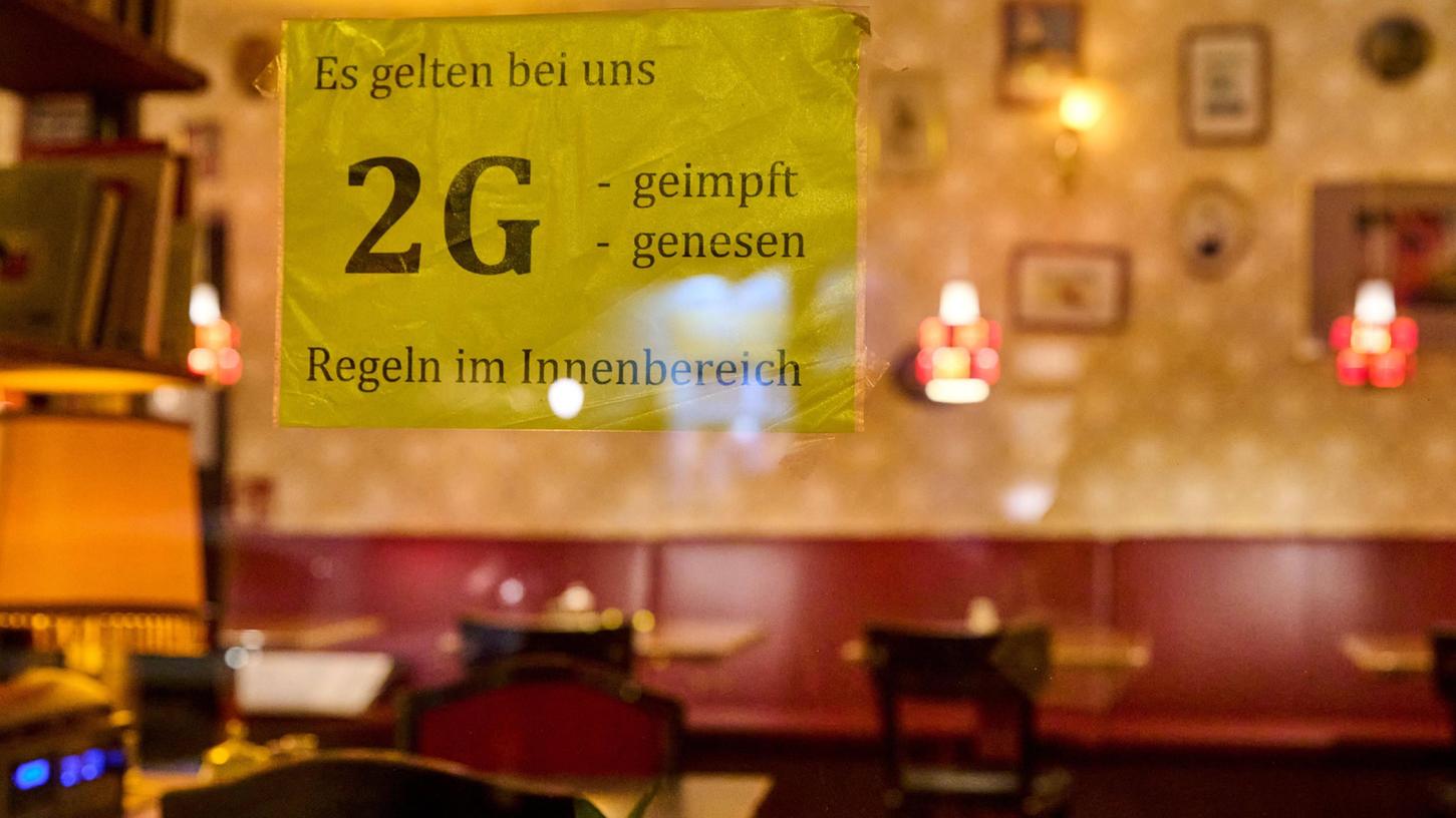 Bayern verzichtet auf schärfere Corona-Regeln in Gaststätten. Die Wirte sind erleichtert.
Bayern verzichtet auf schärfere Corona-Regeln in Gaststätten. Die Wirte sind erleichtert.