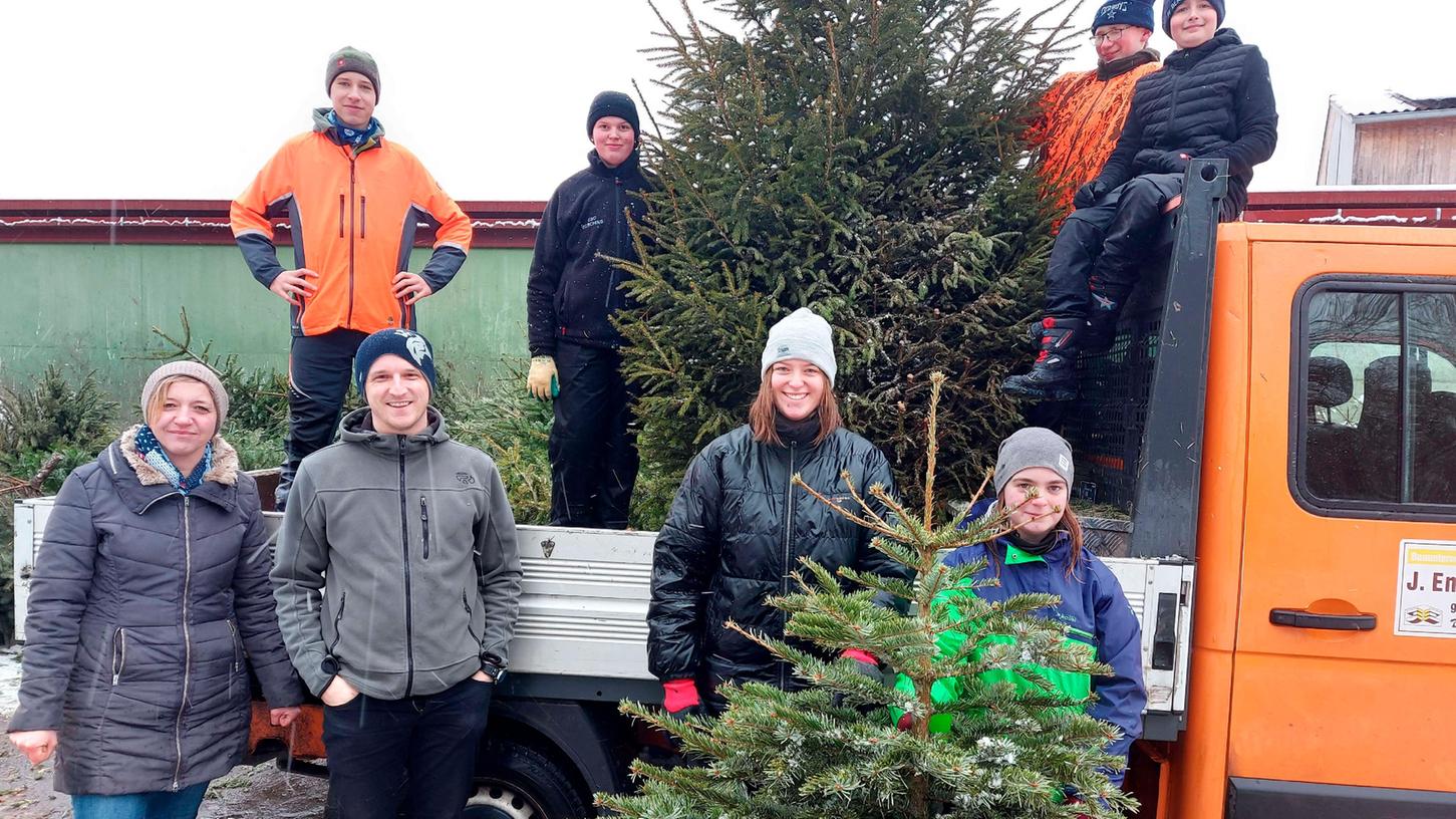 Um die 200 Christbäume sammelten die Ministranten und die Pfarrjugend in Berching, Sollngriesbach und Rappersdorf ein. 