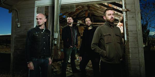 Die amerikanische Punkband Rise Against wird die Taubertal-Bühne mit aggressiven Melodic-Punk und Hardcore-Elementen befeuern.