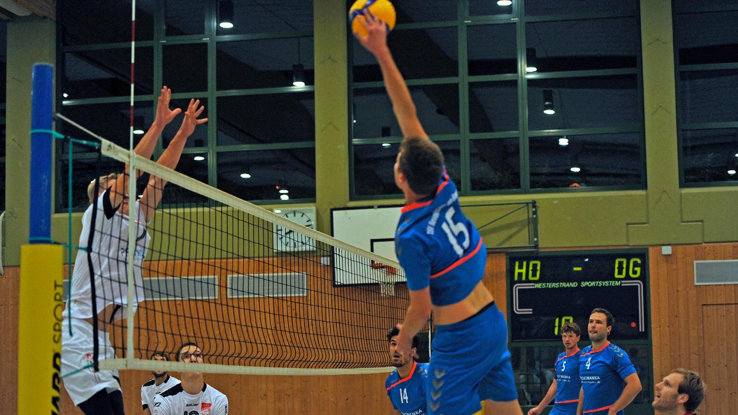 Aufschlag nur noch mit reduzierter Power: Für die Volleyballer des TSV Neunkirchen hat die aktuelle Corona-Welle mit der hochinfektiösen Omikron-Variante einschneidende Folgen.
Aufschlag nur noch mit reduzierter Power: Für die Volleyballer des TSV Neunkirchen hat die aktuelle Corona-Welle mit der hochinfektiösen Omikron-Variante einschneidende Folgen.