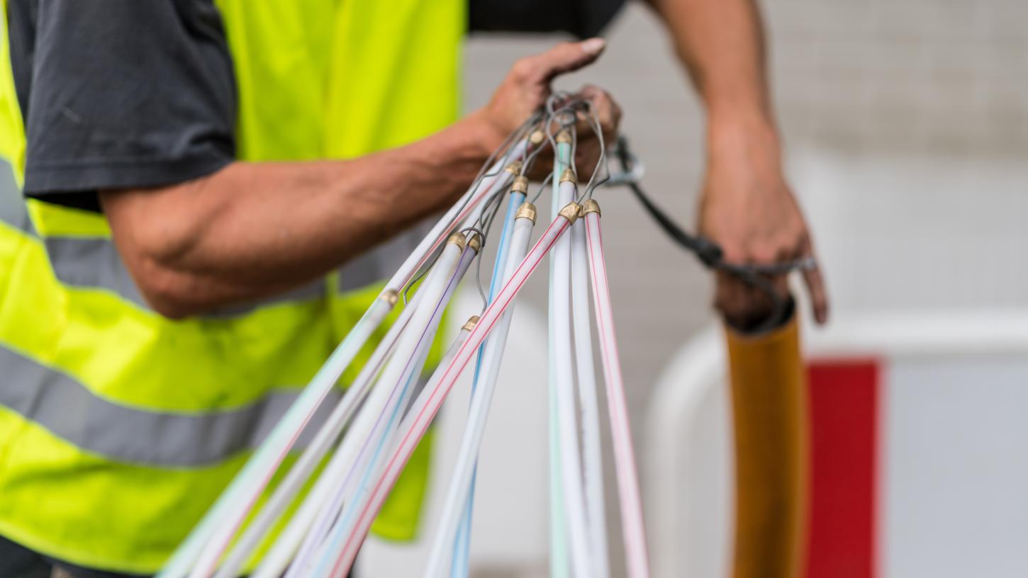 Flächendeckender Glasfaserausbau in Hausen und Heroldsbach ist das Ziel.
Flächendeckender Glasfaserausbau in Hausen und Heroldsbach ist das Ziel.