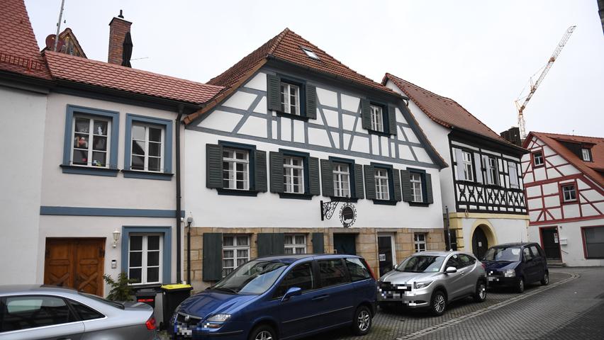 Bereits zum zweiten Mal hat die Stadt nun das historische Anwesen in der Kapellenstraße erworben.
 
