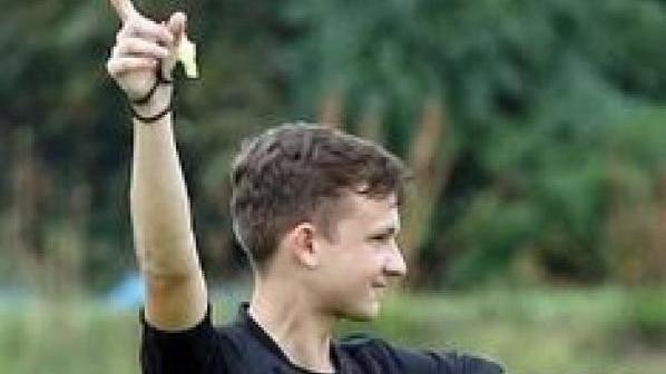 Der neue Lehrwart der Fußball-Schiedsrichter-Gruppe Pegnitzgrund: Luca Fritsch. Der neue Lehrwart der Fußball-Schiedsrichter-Gruppe Pegnitzgrund: Luca Fritsch.
