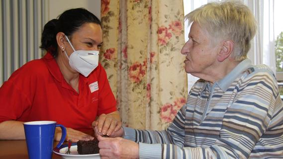 Pflegehelferin im Seniorenheim: "Eine gute Entscheidung"