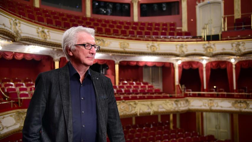 Ein "Schlag ins Gesicht". Auch Werner Müller, der Intendant des Fürther Stadttheaters, ist wütend über die Benachteiligung der Kultur gegenüber der Gastronomie.
