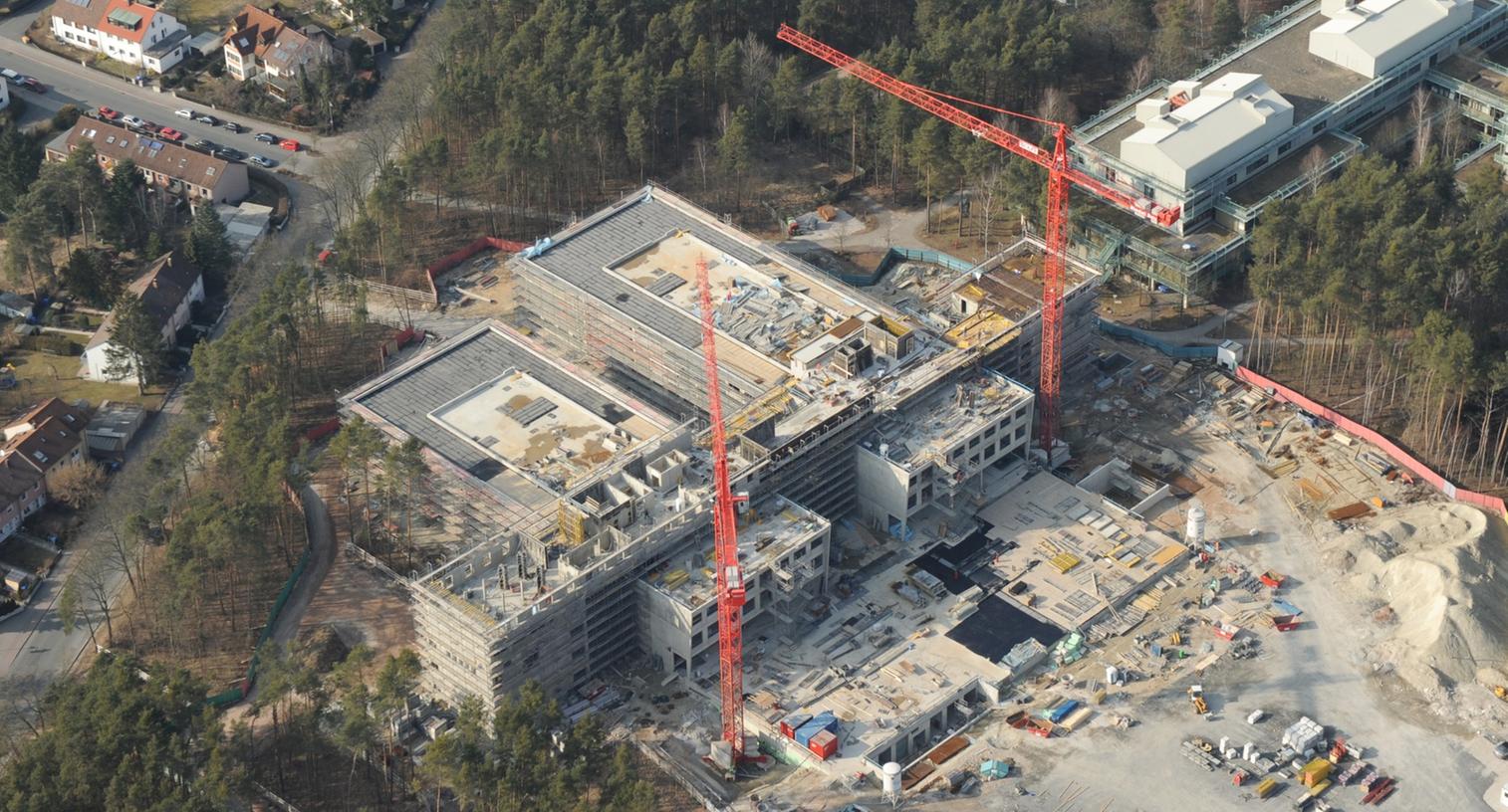 Auf diesem Bild befand sich das 2013 fertiggestellte Gebäude auf dem Erlanger Südgelände der Friedrich-Alexander-Universität noch im Bau.