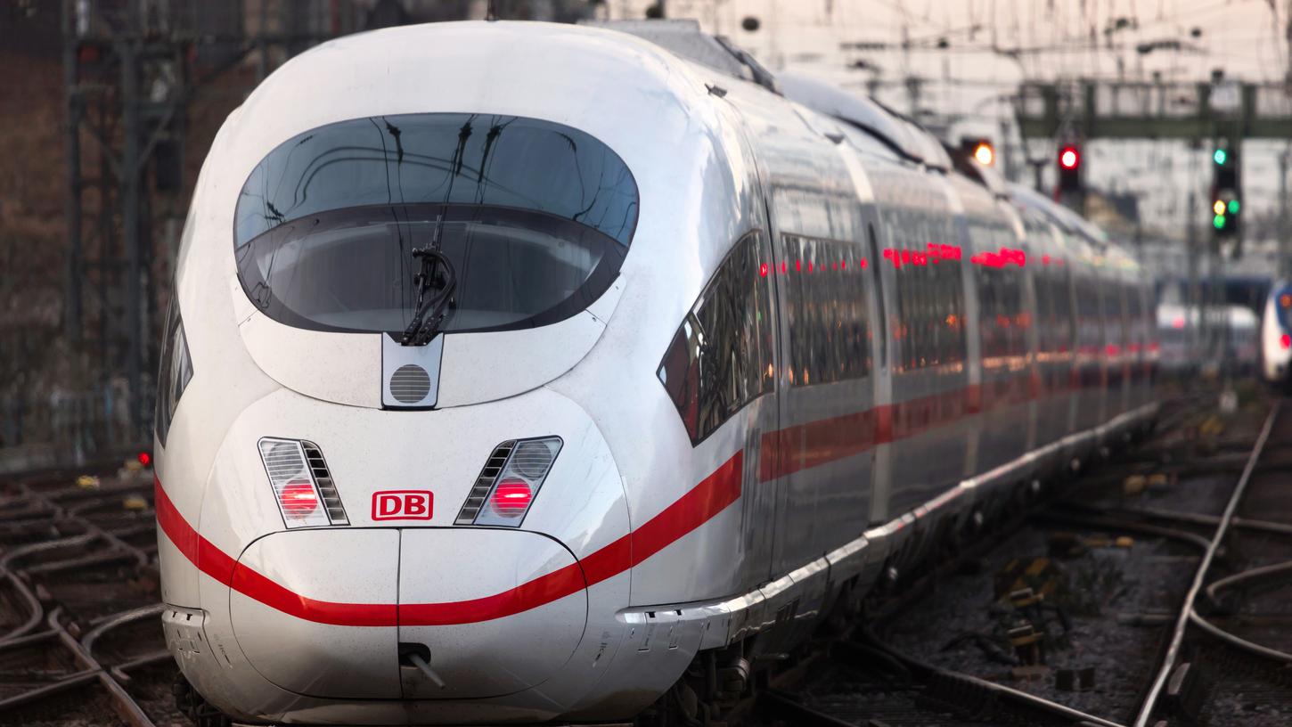 Trotz Söder-Nein zum Standort Muna Süd: Die Bahn will weiter mit drei Standorten für ihr ICE-Ausbesserungswerk ins Raumordnungsverfahren gehen.
