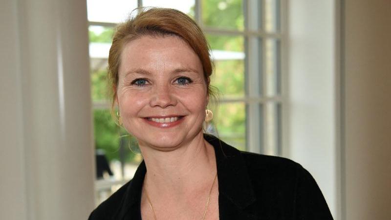 Die Schauspielerin Annette Frier will ein bisschen Spaß verbreiten. Die Schauspielerin Annette Frier will ein bisschen Spaß verbreiten.