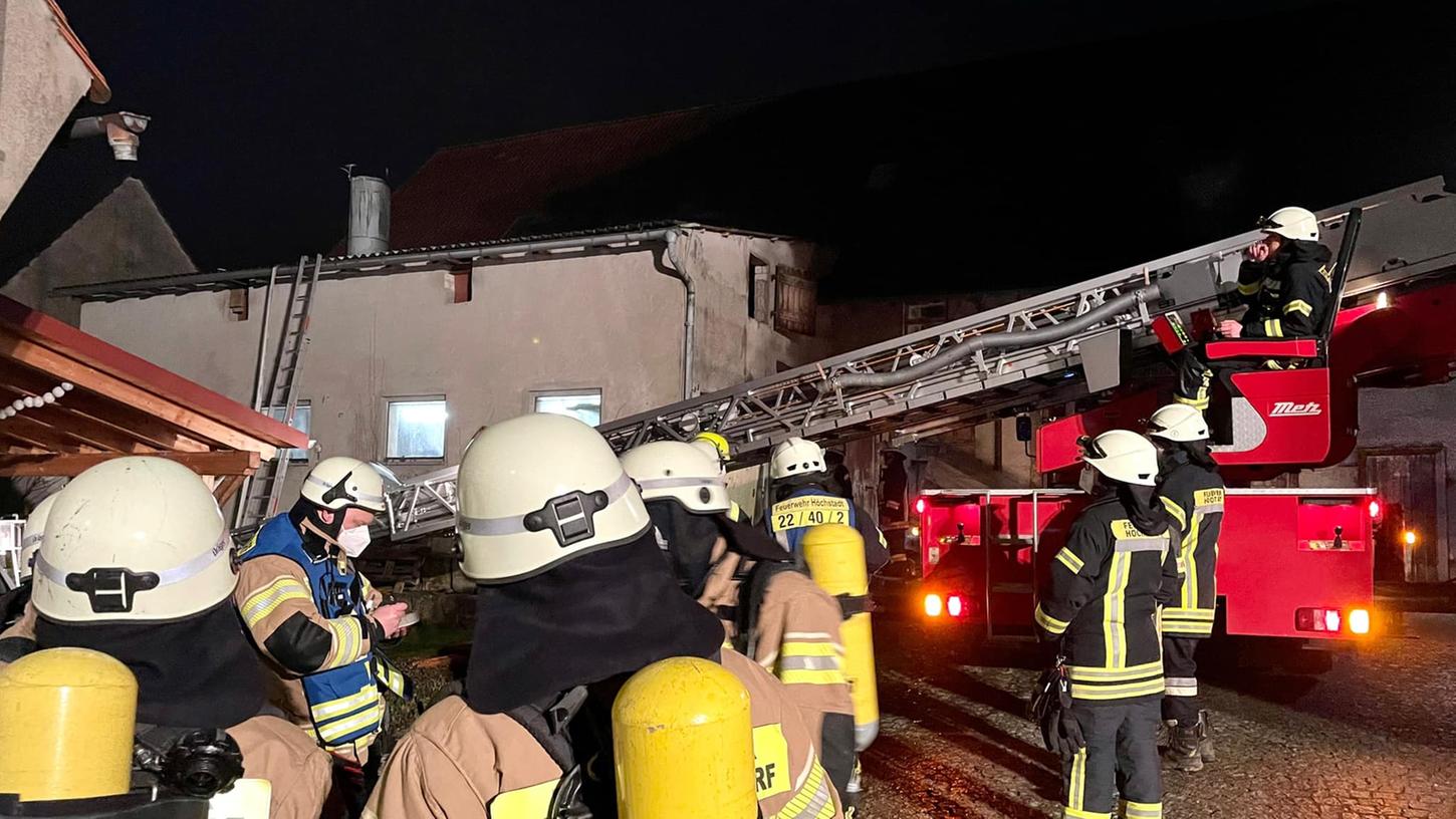 Aufgrund der Erstmeldung wurde ein Großaufgebot der Feuerwehren alarmiert. 