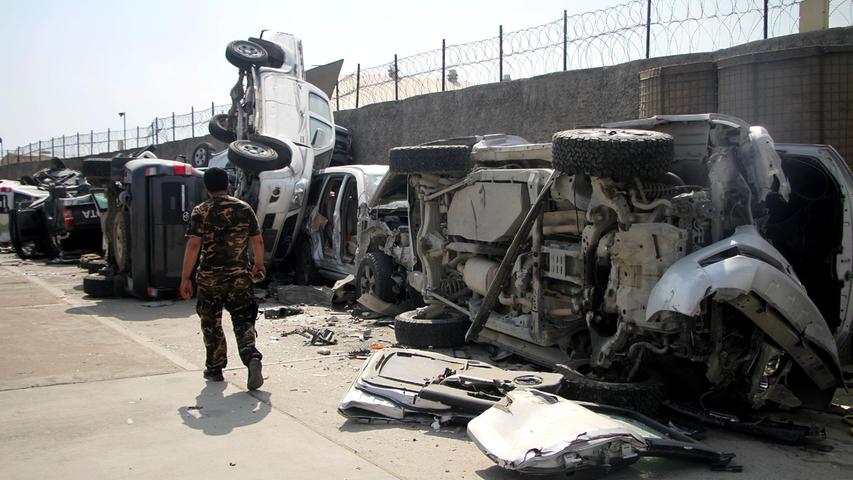 Afghanistan: Der Flughafen Kabul wurde während des Abzugs der letzten US-geführten Truppen und der US-geführten Evakuierungsflüge Ende August 2021 beschädigt und viele seiner Einrichtungen zerstört. 