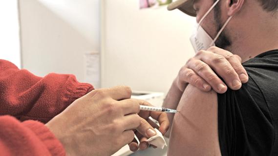 Alle wollen Biontech: Auch in Franken werden Impfdosen von Moderna weggeworfen
