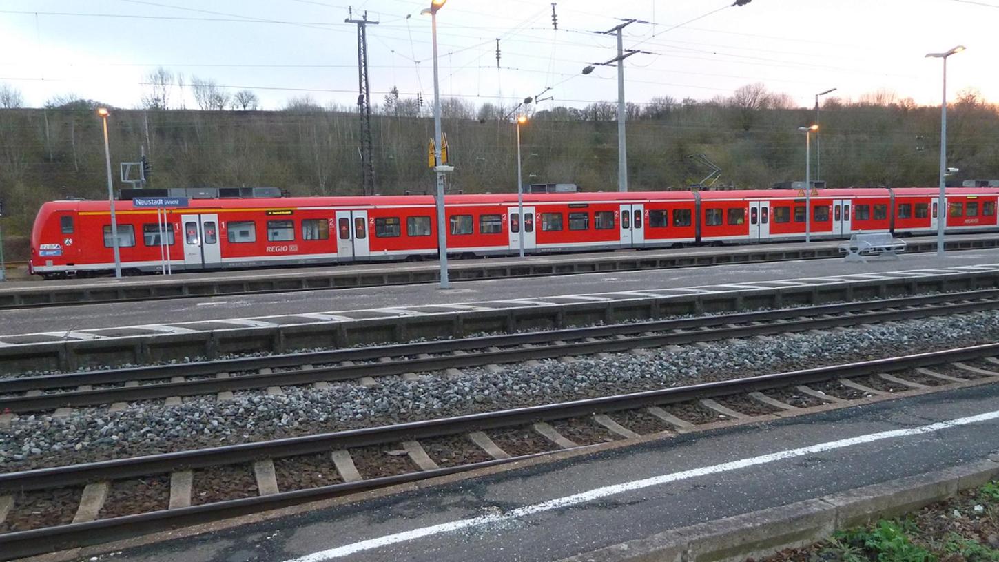 Seit dem 26. Mai ist die Bahnstrecke Würzburg - Neustadt/Aisch gesperrt. Die Züge Richtung Nürnberg starten ab Neustadt/Aisch