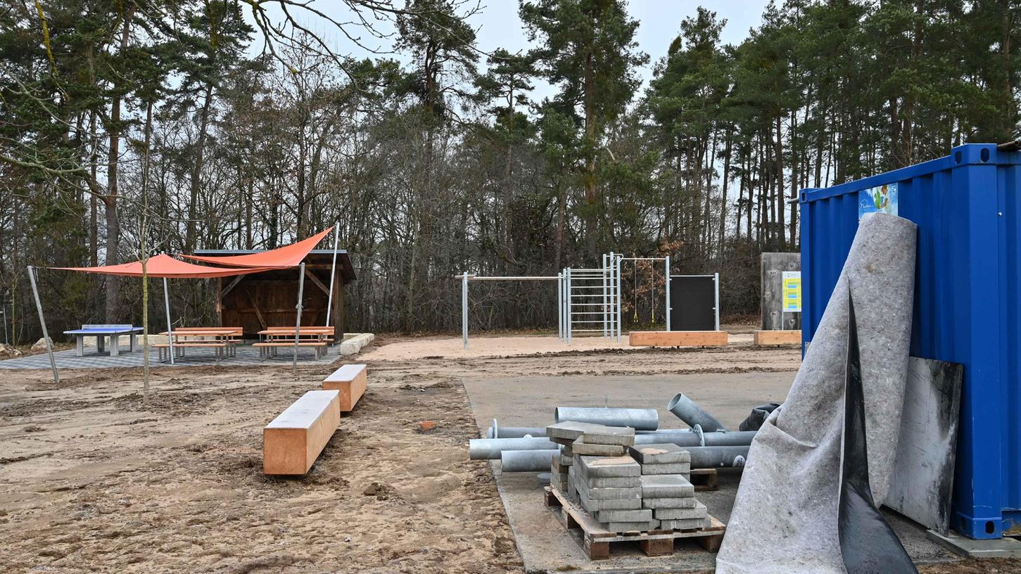 Auf der Baustelle in Hipoltstein geht es gut voran - nachdem Bedenken zum Lärmschutz ausgeräumt wurden.
Auf der Baustelle in Hipoltstein geht es gut voran - nachdem Bedenken zum Lärmschutz ausgeräumt wurden.