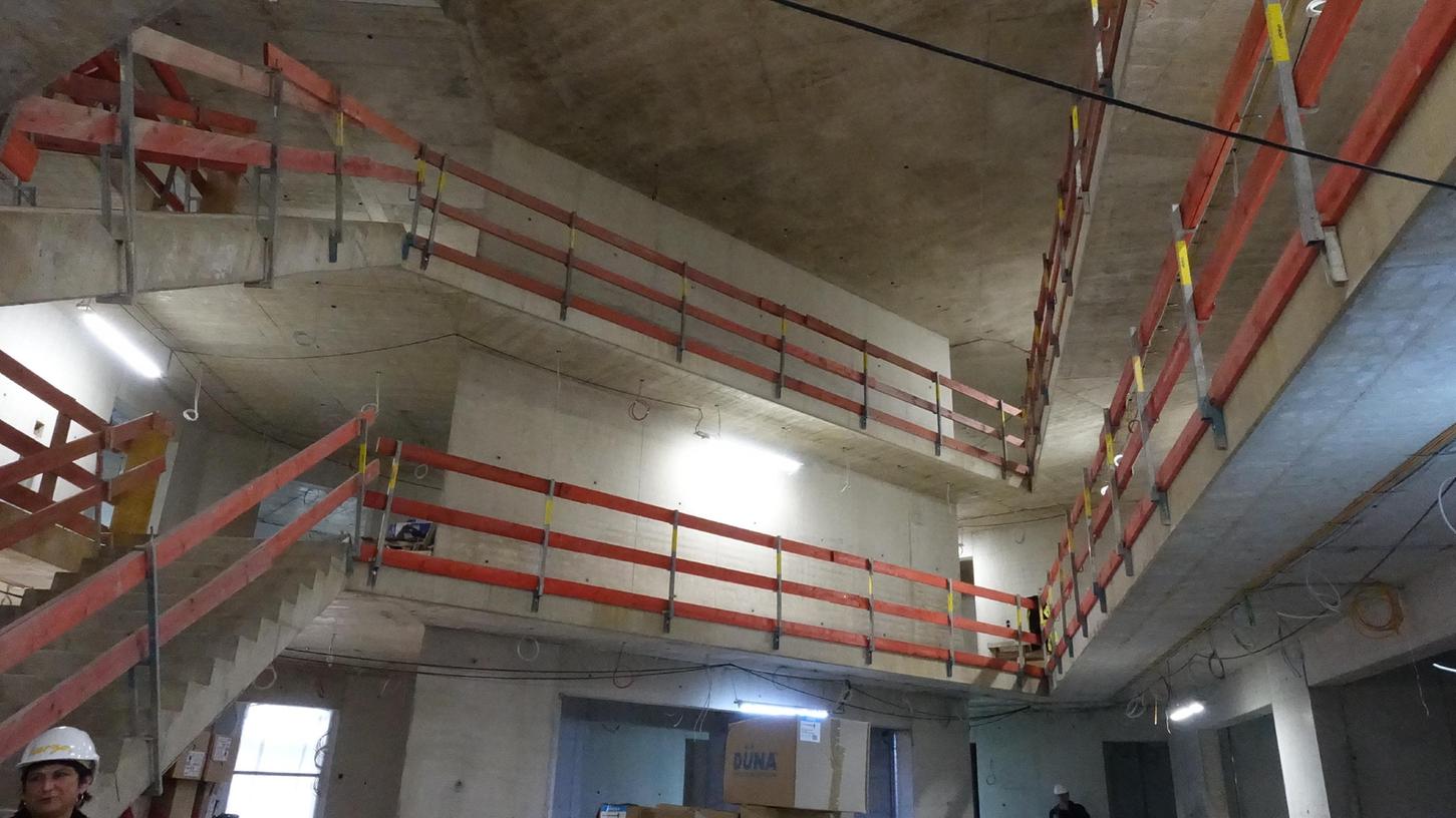 Das Foyer des neuen Rathauses, Stand Dezember 2021.
Das Foyer des neuen Rathauses, Stand Dezember 2021.