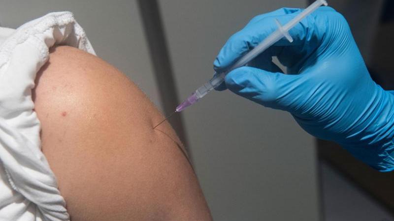 Studie: Viele Impfreaktionen wohl durch Nocebo-Effekt