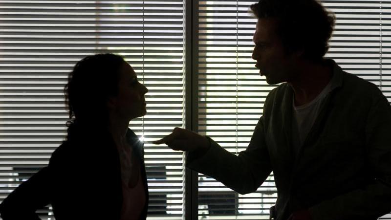 Brüllt die Führungskraft ständig rum, sollten Beschäftigte sich das nicht einfach gefallen lassen. Brüllt die Führungskraft ständig rum, sollten Beschäftigte sich das nicht einfach gefallen lassen.