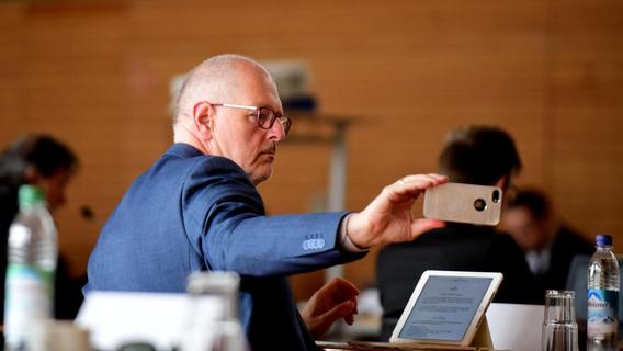 Zirndorfs Bürgermeister Zwingel boykottiert die Abstimmung zum Kreisetat