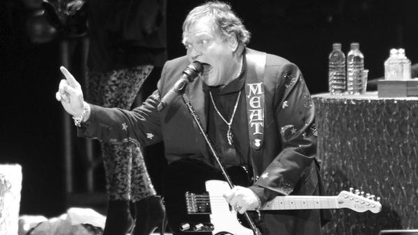 Der Sänger Meat Loaf, der durch seinen Hit "I'd Do Anything For Love" weltweiten Ruhm erlangt hatte, starb am Donnerstag, den 20. Januar, im Alter von 74 Jahren im Kreise seiner Familie, wie US-Medien übereinstimmend berichten.