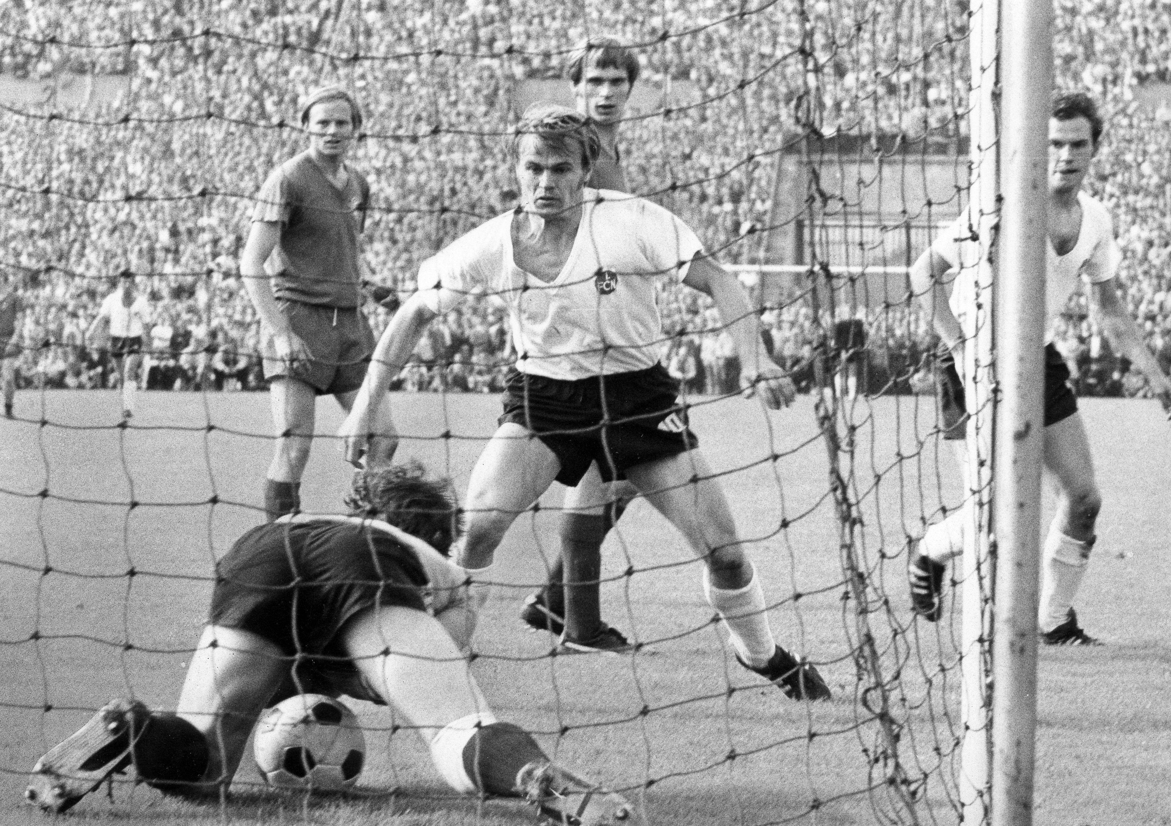 26. Januar 1972: Die Schulden des Clubs: 1 Million DM 26. Januar 1972: Die Schulden des Clubs: 1 Million DM