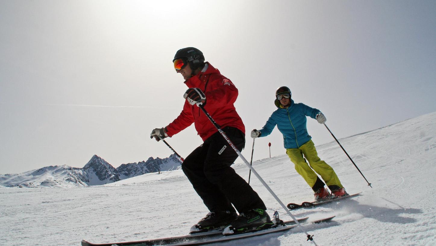 Mit etwas Anleitung vom Skilehrer klappt der Wiedereinstieg nach Jahren gut. Mit etwas Anleitung vom Skilehrer klappt der Wiedereinstieg nach Jahren gut.