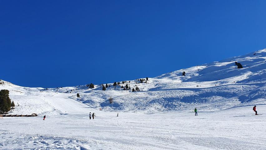 Mitte Januar 2022 war das Skigebiet Hochzeiger trotz bester Bedingungen nicht überlaufen. 