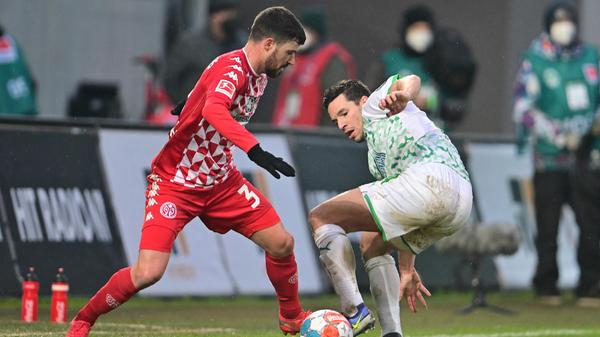 Der Abwehrchef dirigierte seine gesamte Mannschaft wieder lautstark und ließ das starke Mainzer Sturmduo zusammen mit seinem Nebenmann Sebastian Griesbeck kaum zur Entfaltung kommen. Mit zehn klärenden Aktionen in 90 Minuten auch statistisch herausragend.
