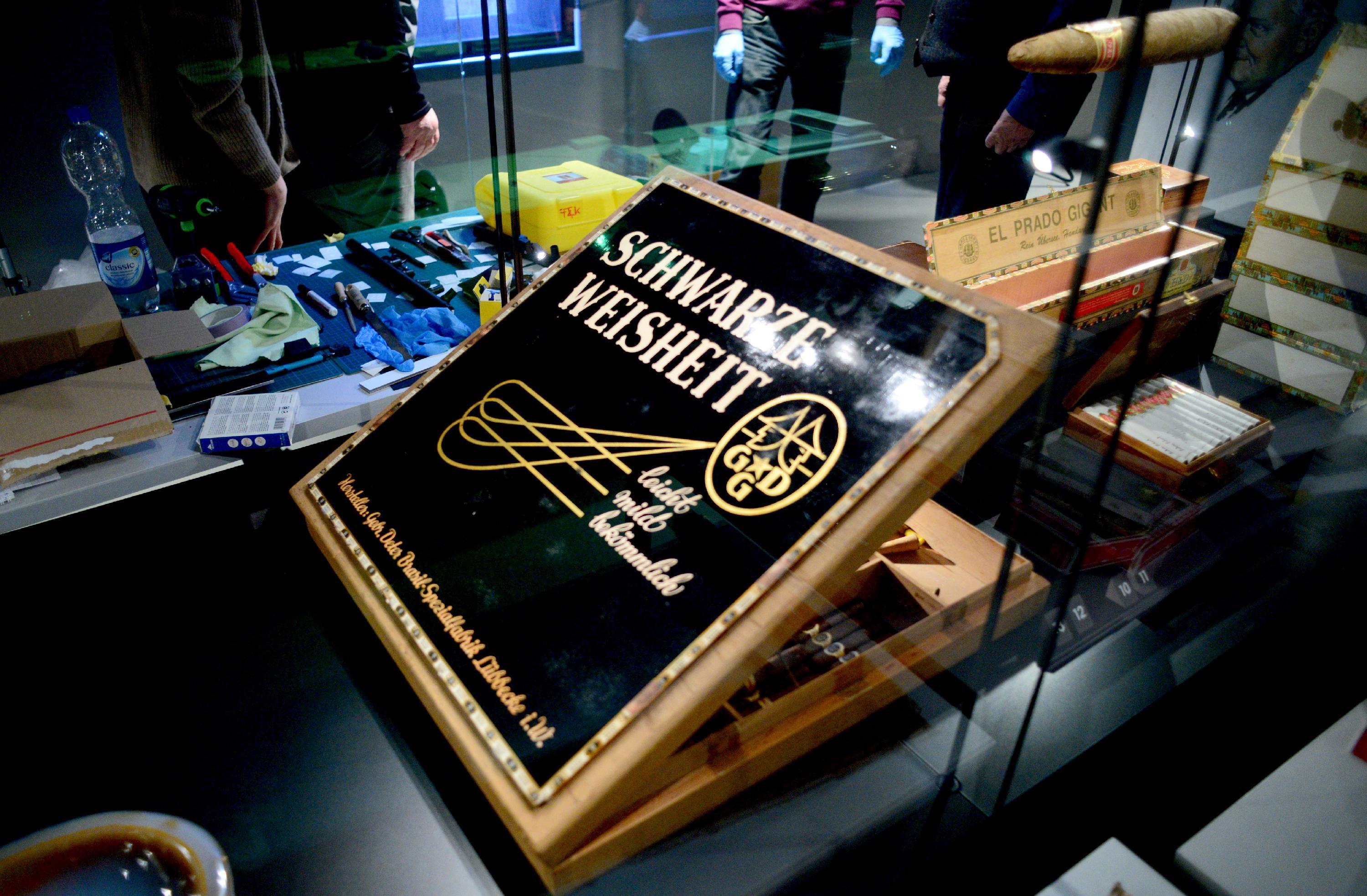 Zigarrenkiste der Marke "Schwarze Weisheit"