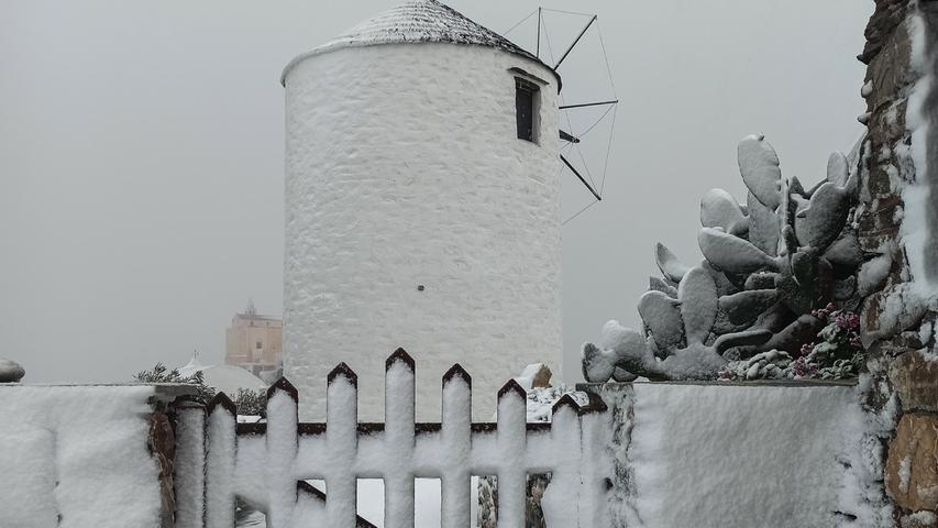 Im zweiten Jahr in Folge hat Griechenland nun nach verheerenden Hitzewellen im Sommer im Winter mit starken Schneefällen zu kämpfen.