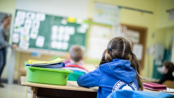 Ärger über Quarantäne an bayerischen Schulen: Piazolo macht klare Ansage - doch es gibt einen Haken