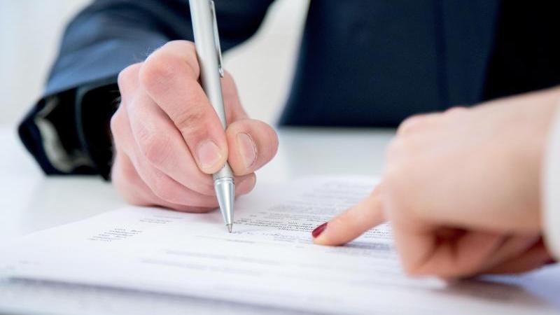 Die größten Fallen im Arbeitsvertrag Die größten Fallen im Arbeitsvertrag