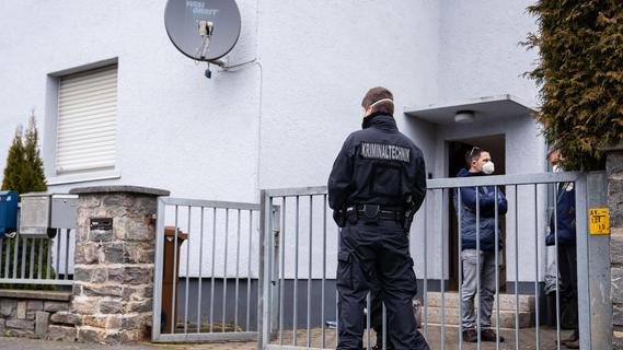 Zwei tote Kinder in Aschaffenburg: Ergebnisse der Obduktion erwartet