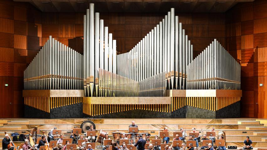 Die Nürnberger Meistersingerhalle ist Bayerns einzige Konzerthalle der Nachkriegszeit, die bereits unter Denkmalschutz steht.