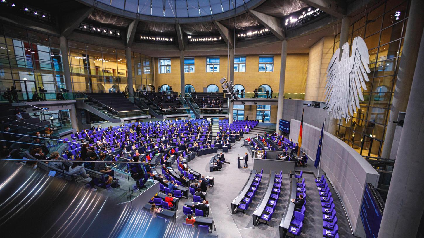 Der Genesenenstatus im Bundestag weicht von dem der restlichen Bevölkerung ab. Das soll sich nun ändern. Der Genesenenstatus im Bundestag weicht von dem der restlichen Bevölkerung ab. Das soll sich nun ändern.