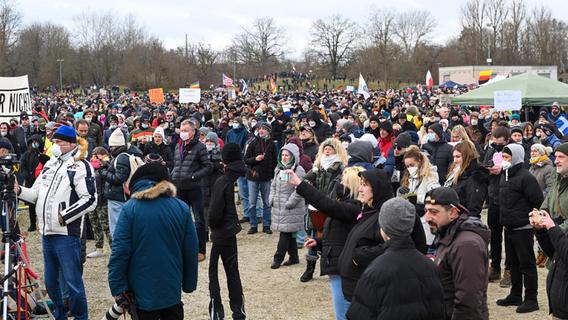 4000 statt 40.000 Menschen bei Corona-Protest in Nürnberg - Polizei zieht Bilanz