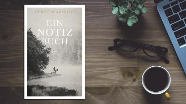 Mit seinem vor zwei Jahren in der Übersetzung von Elmar Tannert auf Deutsch erschienenen Roman "Das Wintermahl" hat der französische Autor Hubert Mingarelli auch bei uns eindrucksvoll unter Beweis gestellt, dass er ein großer Erzähler ist. Dem Cadolzburger ars vivendi Verlag war diese Entdeckung einer traurig ausweglosen Geschichte über die Einsamkeit und den unstillbaren Wunsch, der Schuld zu entkommen, zu verdanken. Jetzt ist ein weiteres Werk des 1956 in Lothringen geborenen Schriftstellers dort erschienen: "Notizbuch" (18 Euro) spielt wieder im Krieg, 1919 in Russland, unter einer Handvoll Männer, die sich in einer quälenden Zeit der Sinnlosigkeit über den Wert der Freundschaft, in einer Umgebung des Schreckens über die Schönheit der Welt klar werden. Bernd Noack