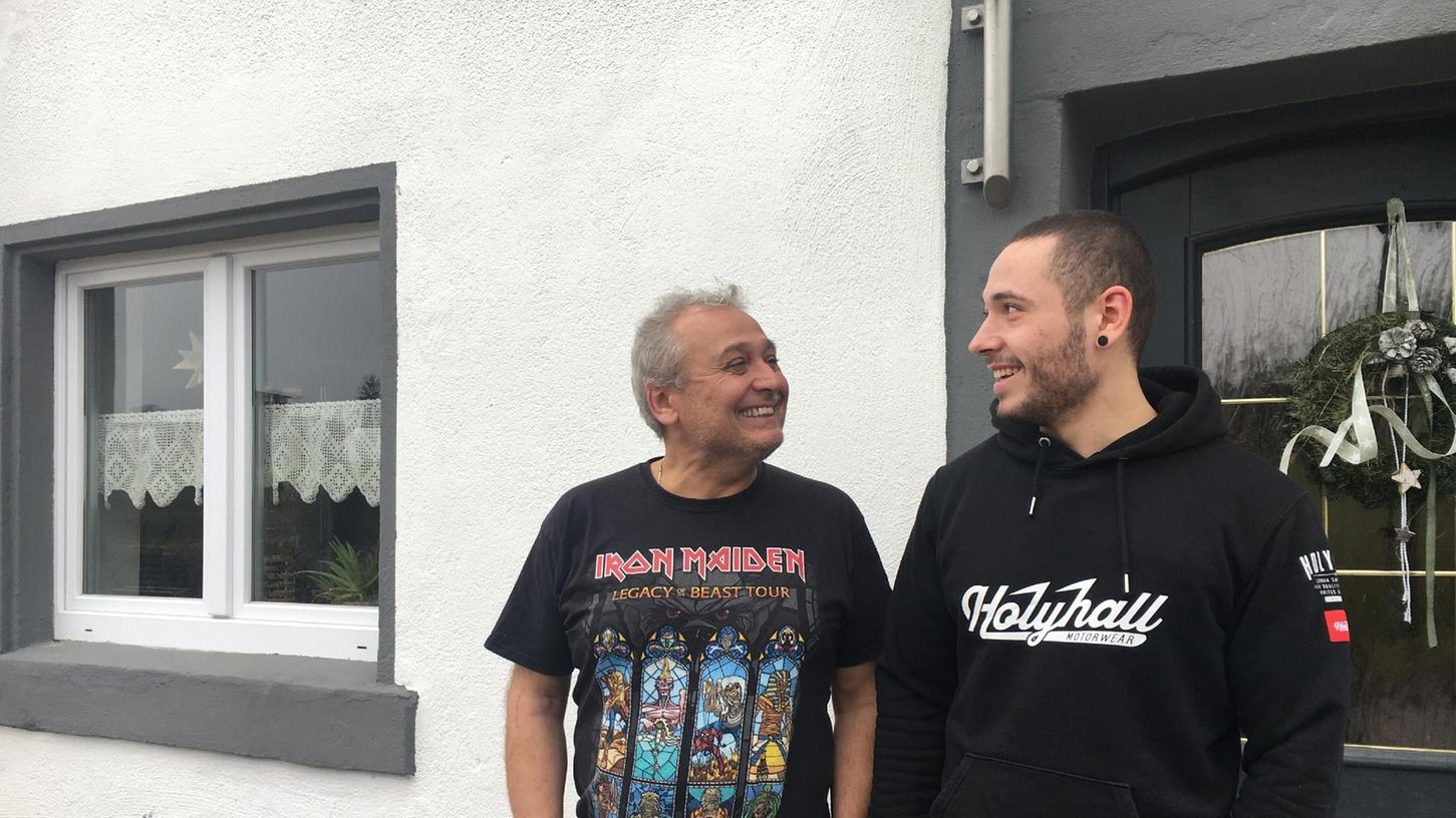 Daheim in Franken: Mit seinem Sohn Basti werkelt Mehmet Yavuz gerade an einem neuen Zuhause im Landkreis Ansbach. Daheim in Franken: Mit seinem Sohn Basti werkelt Mehmet Yavuz gerade an einem neuen Zuhause im Landkreis Ansbach.